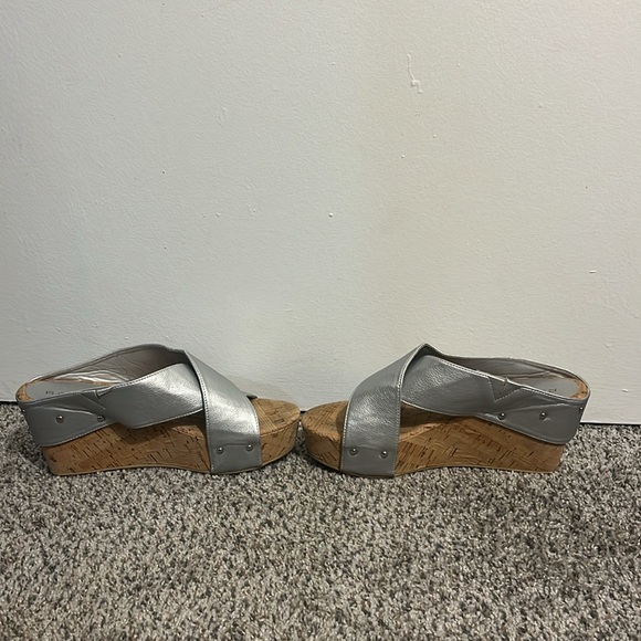 Rampage Quizzer Size 10 Silver Wedge Sandal - Picture 3 of 7